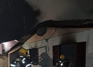 Incêndio destrói casa abandonada em Araranguá