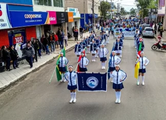 Desfile Cívico marca celebrações da Independência em Praia Grande