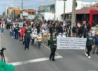 Balneário Gaivota: Dia da Pátria é comemorado com um grandioso desfile na Avenida Beira Mar