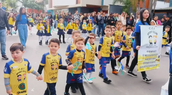 Sombrio celebra Independência com maior desfile cívico da sua história