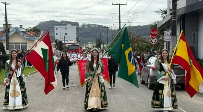 Mais de 2 mil pessoas presentes no 7 de setembro em Santa Rosa do Sul