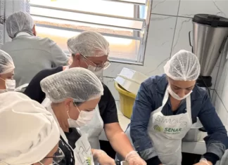 Balneário Gaivota: Curso de culinária de frutos do mar destaca parceria e valorização da gastronomia local