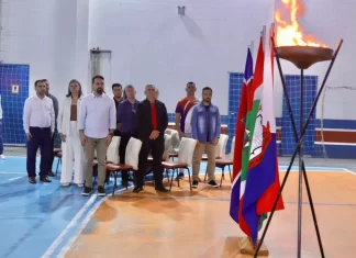 Chama Olímpica acende os Jogos Escolares de Balneário Gaivota 2025