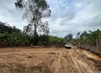Jacinto Machado faz melhorias em estradas do interior