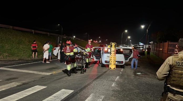 Colisão frontal deixa vítimas feridas na marginal da BR-101 em Sombrio