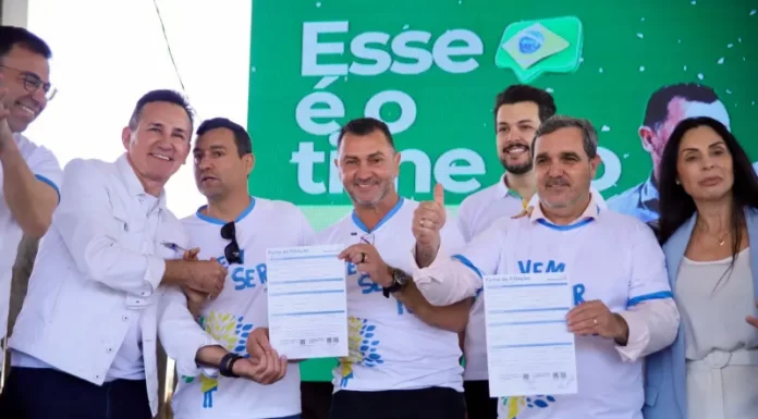 Prefeitos Kekinha e Almides trocam PSDB pelo Republicanos em grande evento no Vale do Araranguá