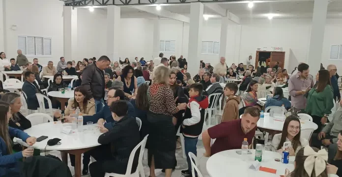 Sucesso jantar dançante da causa animal de Balneário Gaivota