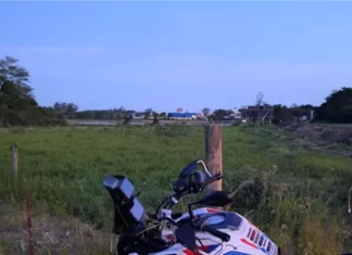 Motociclista fica ferido em colisão entre carro e moto em Araranguá