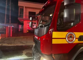 Sargento da PM salva família de incêndio em apartamento no bairro Jardim das Avenidas, em Araranguá