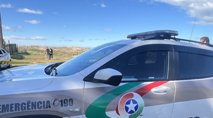 Homem é preso após agredir e ameaçar companheira em Turvo