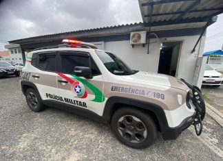 Três pessoas são presas e um menor é apreendido por tráfico de drogas em Balneário Gaivota