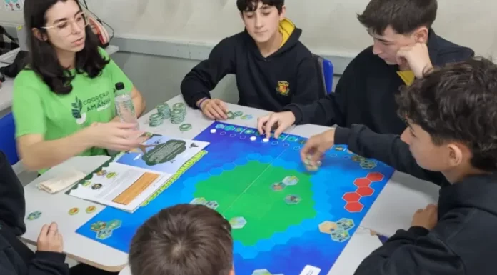 Programa Cooperja do Amanhã impacta estudantes com oficinas e palestras