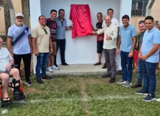 Zé Milton e o prefeito Alex entregam complexo esportivo em São João do Sul