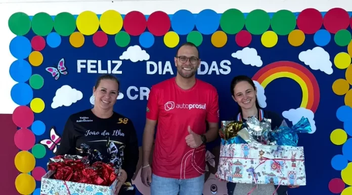 Autoprosul entrega mais de 200 brinquedos e leva diversão para o Dia das Crianças