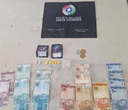 Jovem é preso com drogas sintéticas em Arroio do Silva