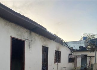 Incêndio destrói edícula em Balneário Gaivota e mobiliza bombeiros de Sombrio