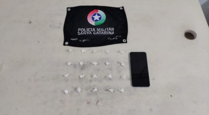 Polícia Militar de Timbé do Sul prende homem por tráfico de drogas na BR-285