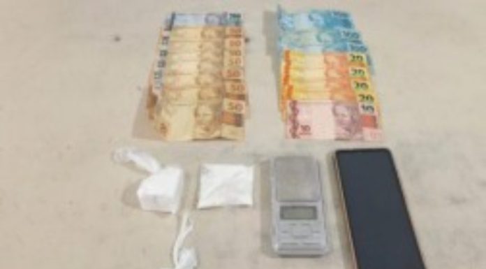 Tráfico de drogas: jovem é preso em Sombrio com cocaína e dinheiro