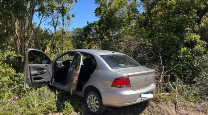 Veículo usado em tentativa de homicídio é encontrado abandonado às margens da rodovia
