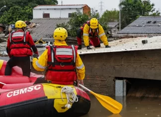 Corpo de Bombeiros mantém equipes em sobreaviso para atendimentos decorrentes do ciclone