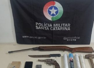 Fuga, queda e prisão: jovem é detido com drogas e arma no Arroio do Silva”