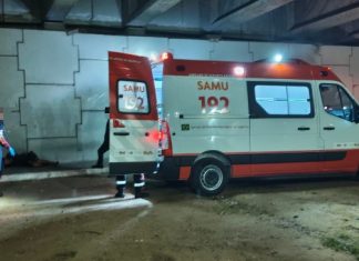 Motoboys salvam homem agredido a pauladas no Centro de Sombrio