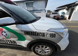 Homem com mandado de prisão é capturado pela Polícia Militar em Araranguá