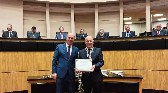 Vanir Zanatta recebe Comenda do Legislativo e reforça legado do cooperativismo estadual