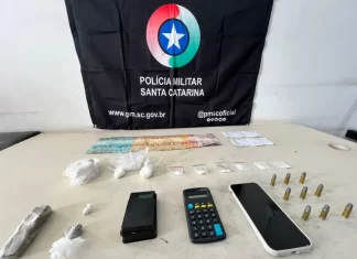 PM flagra esquema de tele-entrega e apreende drogas e munições em Sombrio