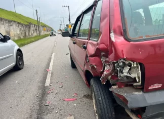Motoboy fica ferido após colisão entre moto e veículo na marginal da BR-101 em Sombrio