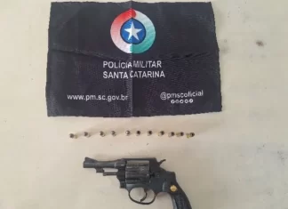 Arma ilegal é apreendida durante abordagem policial em Sombrio