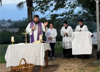 Missa marca inauguração da nova iluminação do Oratório Frei Adercide, em São João do Sul
