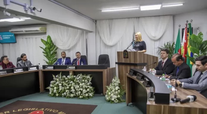 Câmara de Sombrio entrega Moções em noite de encerramento do ano