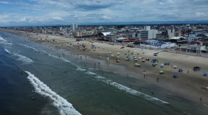 Balneário Arroio do Silva celebra 30 anos com desenvolvimento e grande show nacional