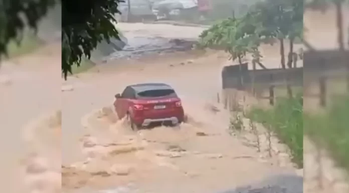Casal e bebê de 1 ano morrem após carro ser arrastado durante ciclone em Palhoça