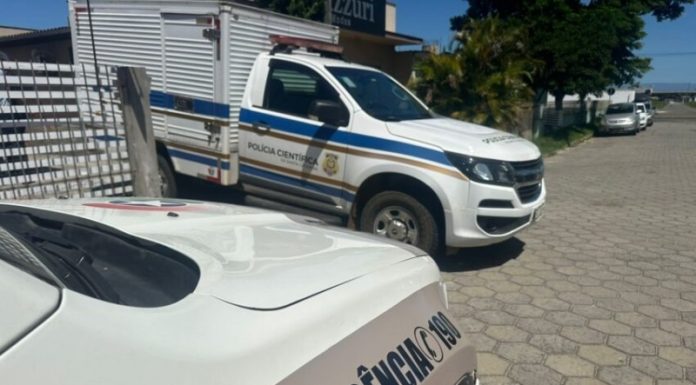 Homem morre dentro do próprio veículo após passar mal, em Araranguá