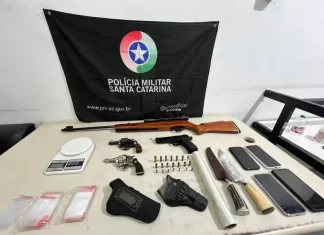 Arsenal apreendido durante abordagem da PM em Passo de Torres