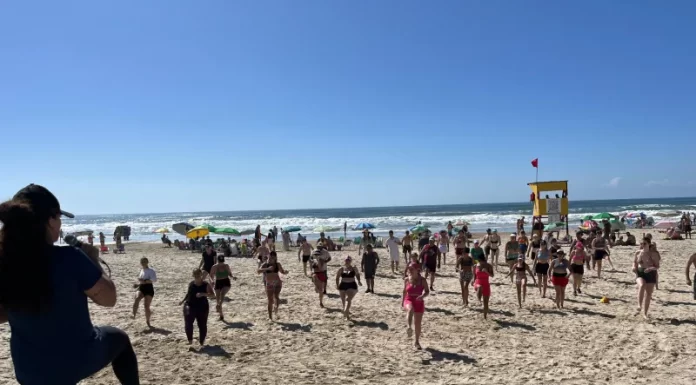 Balneário Arroio do Silva: Final de semana tem Ginástica na Praia e Encontro de Carros Antigos
