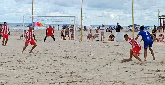 Depois da ressaca do mar, Balneário Gaivota marca abertura do praiano