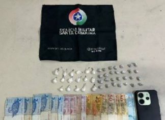 Suspeito tenta fugir, mas é preso por tráfico de drogas em Passo de Torres