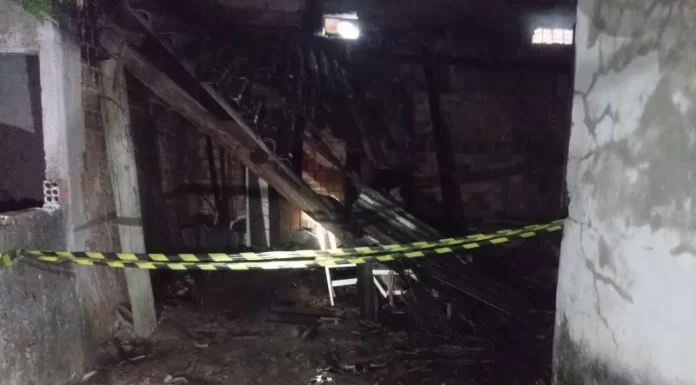Incêndio atinge residência no bairro São Luís, em Sombrio