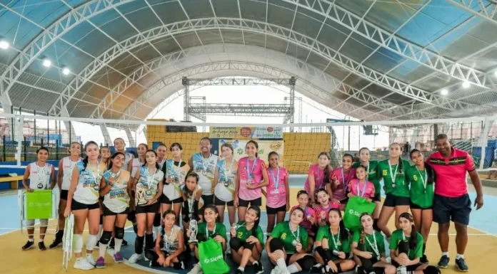 Torneio de vôlei taça Sicredi movimenta Balneário Arroio do Silva