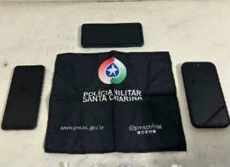 Dois jovens são detidos por tráfico de drogas no Centro de Balneário Arroio do Silva