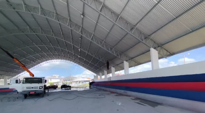 Vândalos atacam cabos de energia da nova quadra coberta em Balneário Gaivota