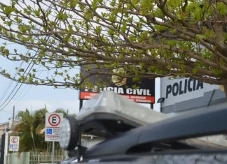 Mulher é presa após tentar sair sem pagar procedimento estético em Araranguá