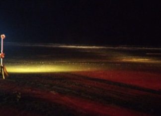 Bombeiros realizam buscas noturnas por mulher desaparecida no mar de Balneário Arroio do Silva