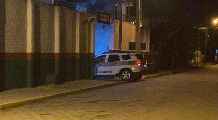 Mandado de prisão é cumprido pela Polícia Militar no Centro de Araranguá