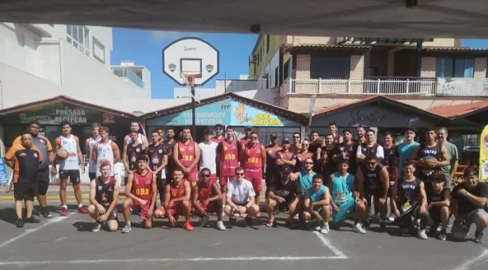Basquete é sucesso em Balneário Gaivota e movimenta a Avenida Beira-Mar
