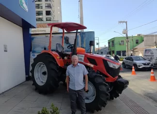 Balneário Arroio do Silva é contemplado com trator