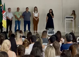 Rede Municipal de Educação de Sombrio realiza seminário preparatório para o início do ano letivo